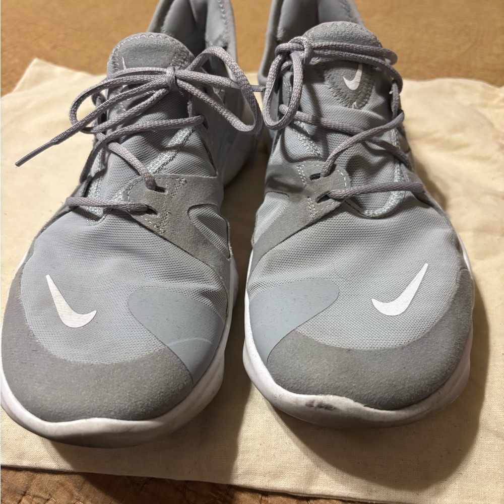 Nike Free running shoes Size 10.5 Gray and White